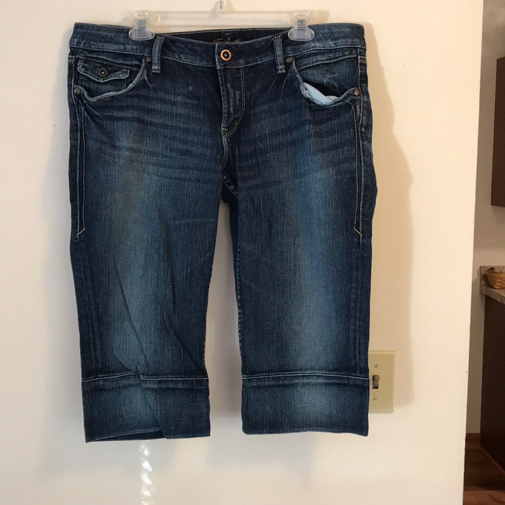 EUC. Silver Jeans Bermudas